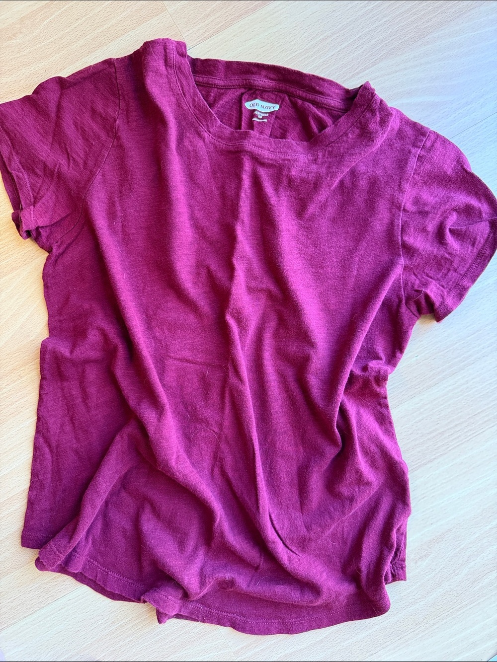 Old Navy Short Sleeve Crewneck Tee in Berry